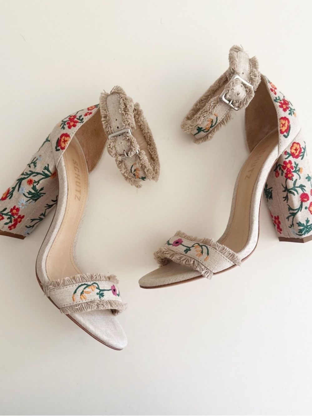 Schutz Tan Floral Embroidered Open Toe Block Hell Tcherri Mule